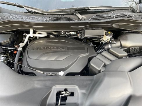 Used 2024 Honda Passport EX-L image 16
