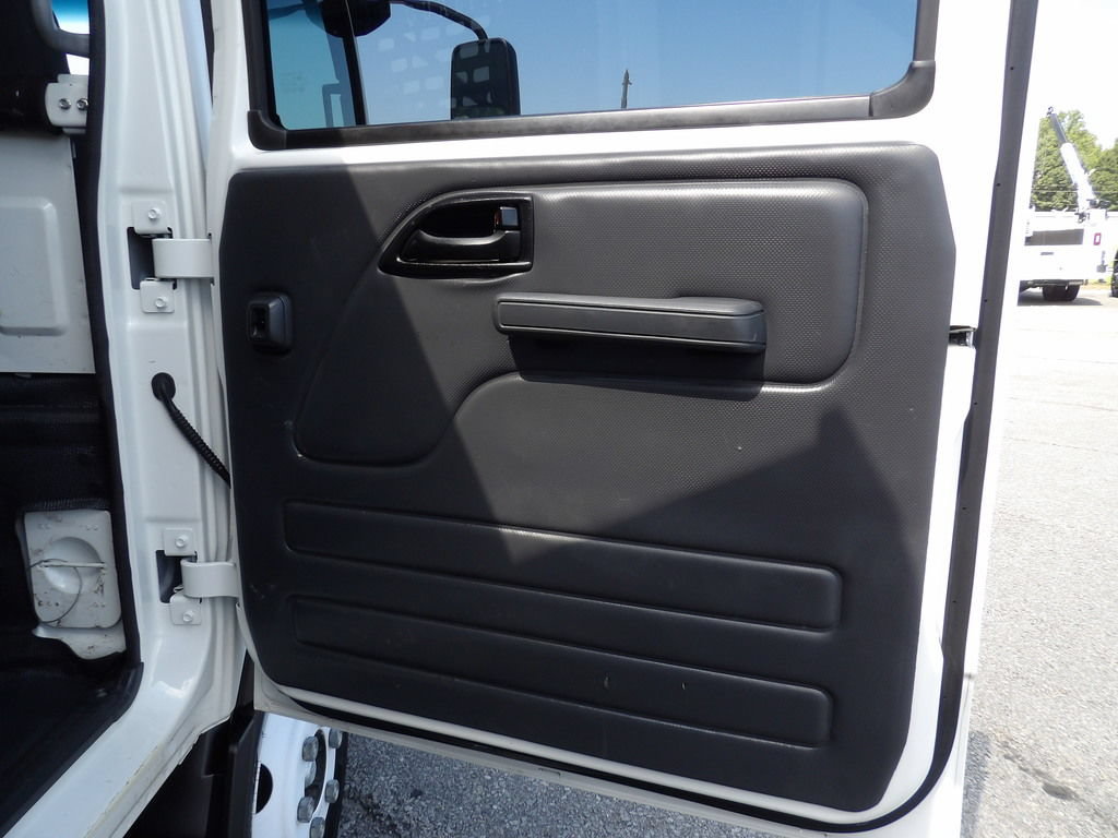 Used 2024 Chevrolet Low Cab Forward RWD image 41