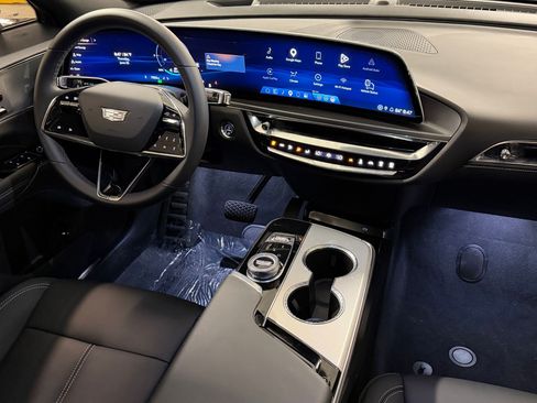 Certified 2024 Cadillac Lyriq Tech RWD image 4
