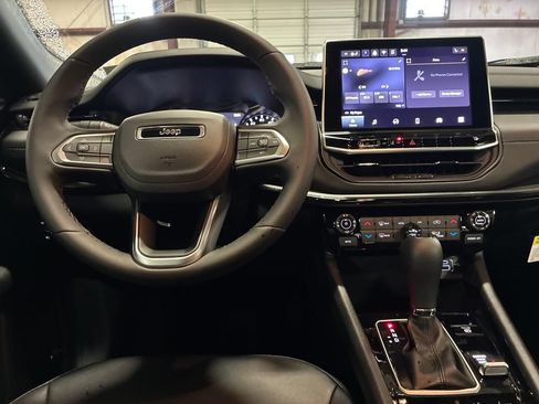 New 2025 Jeep Compass Latitude w/ Sun & Sound Group AWD/4WD image 14