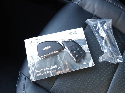 Used 2023 Chevrolet Silverado 1500 Custom image 32