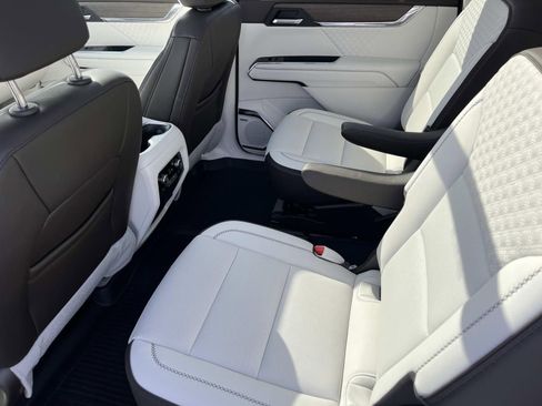 Used 2024 GMC Acadia Denali w/ Super Cruise Package image 20