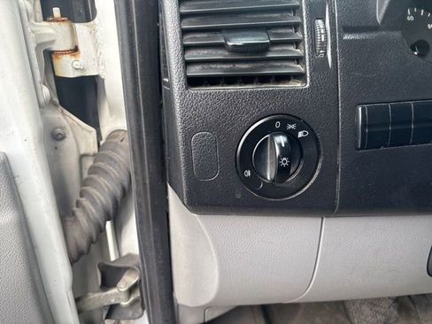 Used 2014 Freightliner Sprinter 2500 RWD image 20