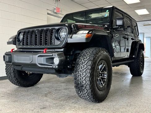 Certified 2024 Jeep Wrangler Unlimited Rubicon AWD/4WD image 24