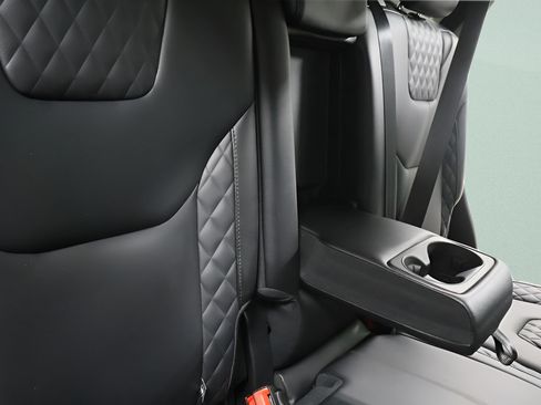Used 2024 Ford Edge Titanium AWD/4WD image 31