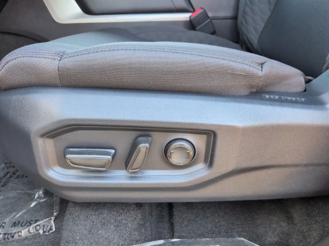 Used 2026 Toyota Tundra SR5 AWD/4WD image 13