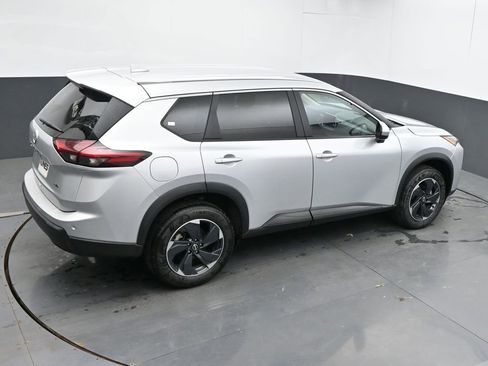 Used 2025 Nissan Rogue SV AWD/4WD image 43