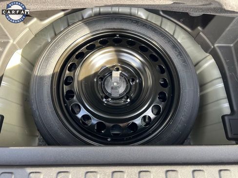 Used 2023 GMC Terrain SLT image 27