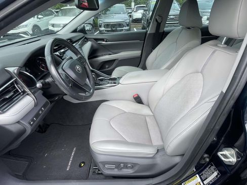 Used 2020 Toyota Camry XSE FWD image 13