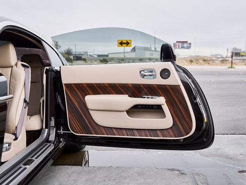 Used 2014 Rolls-Royce Wraith image 28