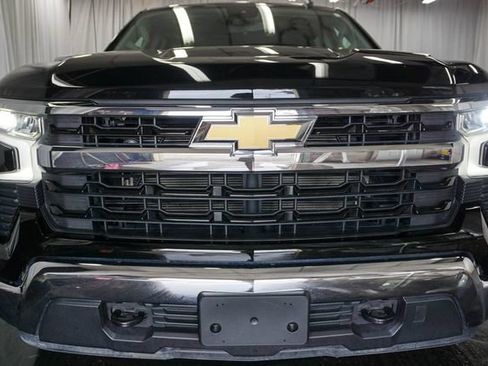 Used 2025 Chevrolet Silverado 1500 LT AWD/4WD image 3