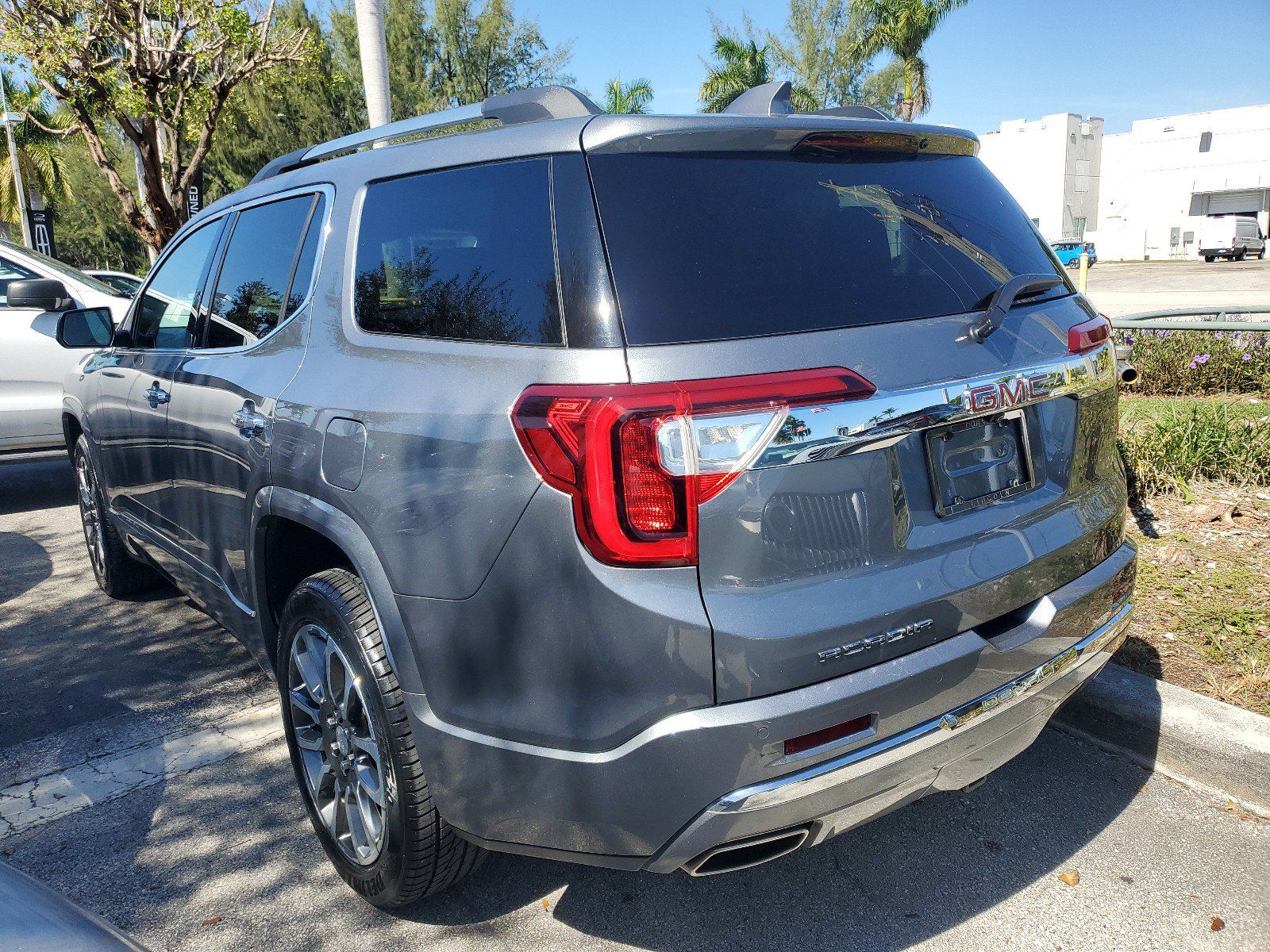 Used 2021 GMC Acadia Denali FWD image 3