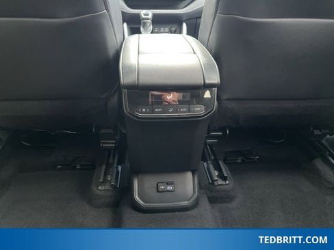 Used 2024 Toyota Highlander XLE image 14