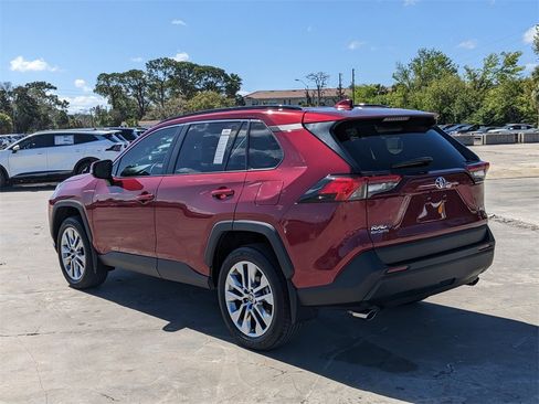 Used 2024 Toyota RAV4 XLE Premium image 6