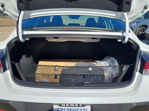 New 2025 Hyundai Elantra SE image 20