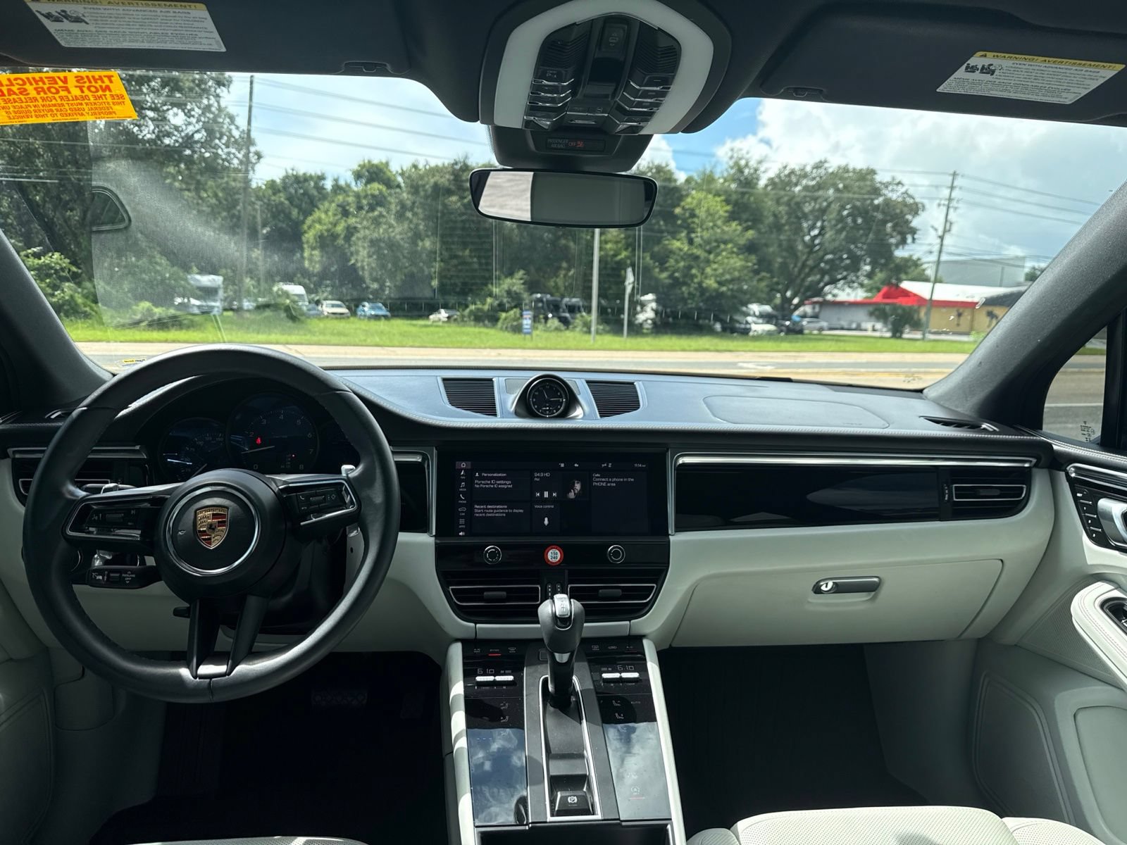 Used 2023 Porsche Macan AWD/4WD image 9