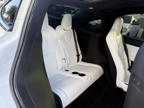 Used 2019 Tesla Model X 75D AWD/4WD image 17