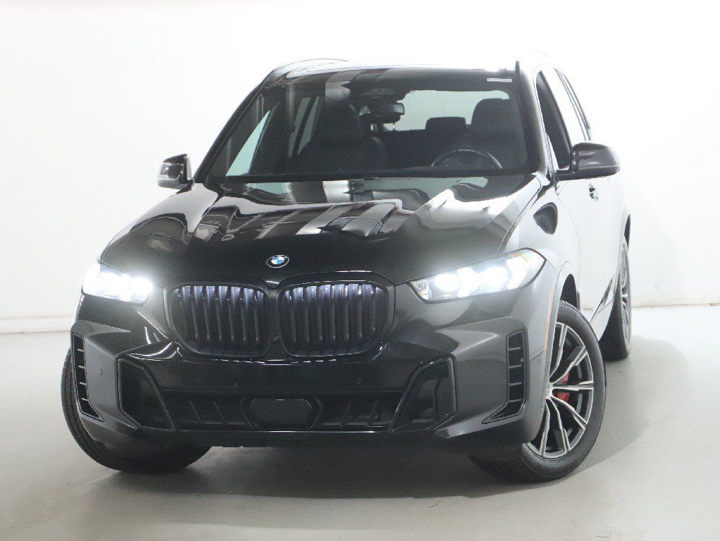 Used 2024 BMW X5 xDrive40i w/ M Sport Package AWD/4WD image 3