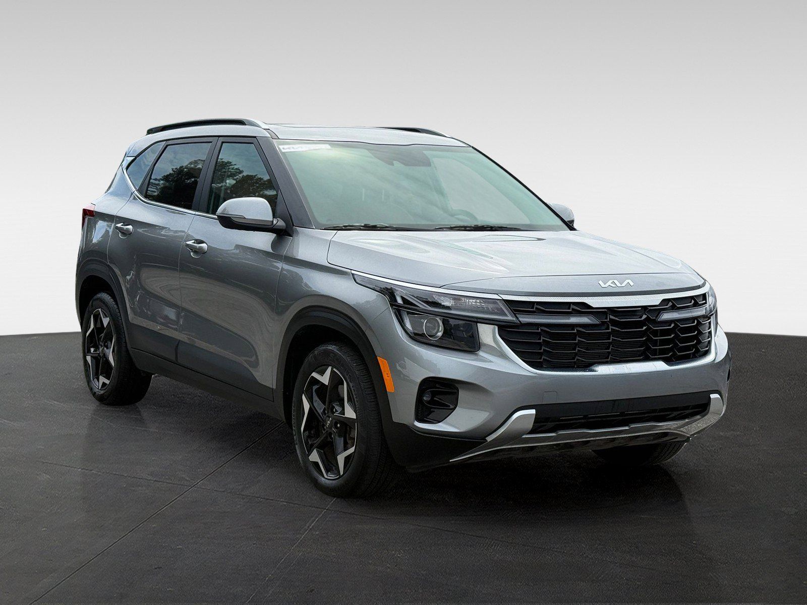 Used 2024 Kia Seltos EX AWD/4WD image 3