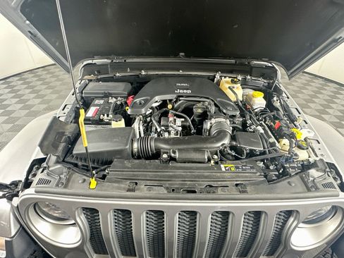 Used 2020 Jeep Wrangler Unlimited Sahara AWD/4WD image 30