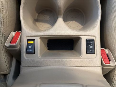 Used 2020 Nissan Rogue SV w/ Premium Package image 29