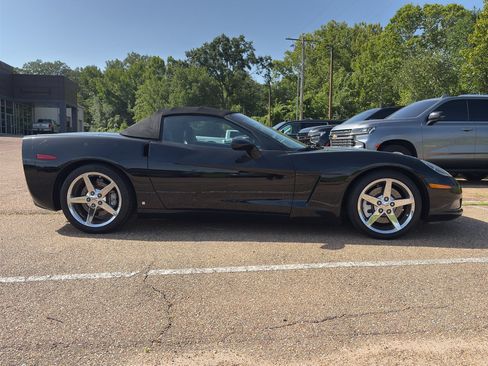 Used 2008 Chevrolet Corvette Convertible w/ Preferred Equipment Group RWD image 3