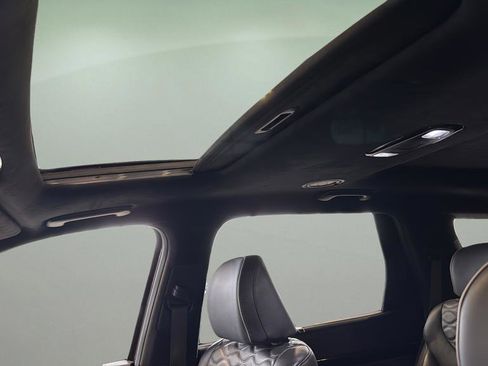 Used 2021 Hyundai Palisade Calligraphy image 14