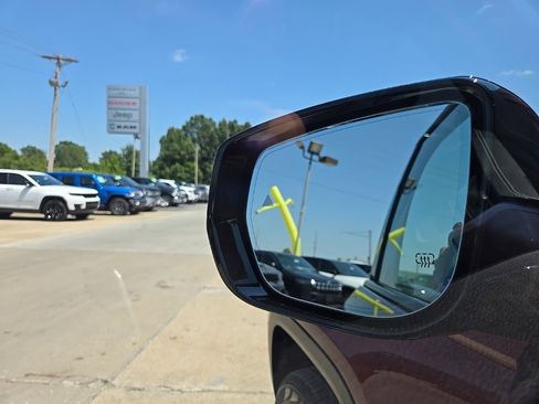 Used 2025 Jeep Grand Cherokee L Limited w/ Luxury Tech Group II image 30