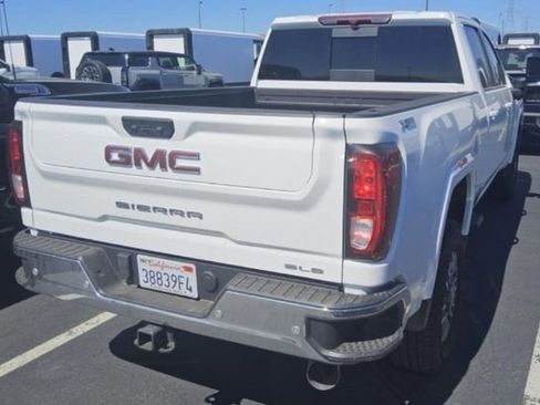 Used 2025 GMC Sierra 2500 SLE w/ Preferred Package AWD/4WD image 4