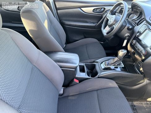 Used 2020 Nissan Rogue Sport S w/ Appearance Package FWD image 12