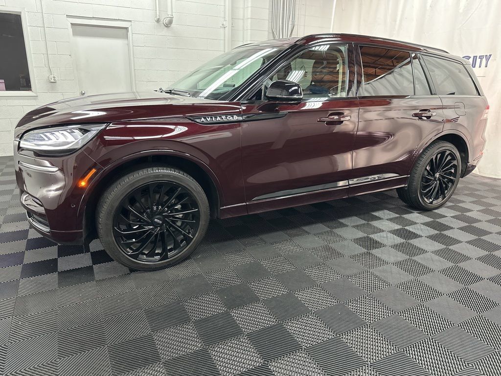 Used 2023 Lincoln Aviator Reserve w/ Equipment Group 201A AWD/4WD image 5