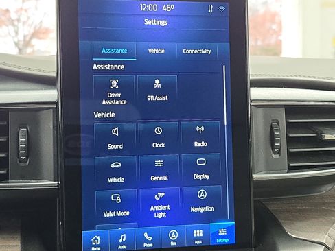 Used 2020 Ford Explorer Platinum w/ Premium Technology Package image 22