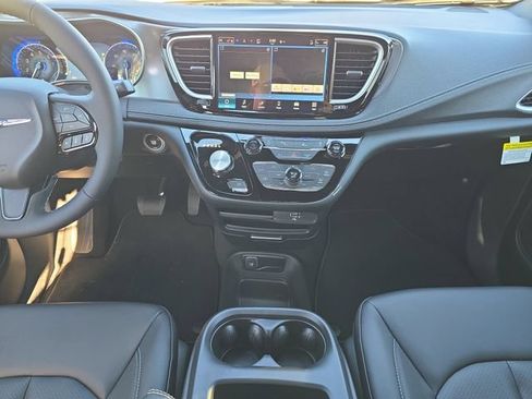 New 2026 Chrysler Pacifica Select w/ S Appearance Package FWD image 11