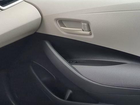 Used 2022 Toyota Corolla LE image 23