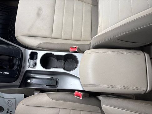 Used 2015 Ford Escape SE FWD image 40