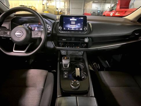 Used 2023 Nissan Rogue SV image 16