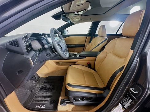Used 2023 Lexus RZ 450e Premium w/ Technology Package image 13