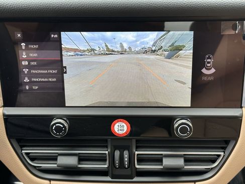 Certified 2026 Porsche Macan image 23