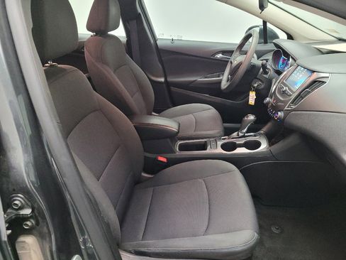Used 2017 Chevrolet Cruze LT FWD image 21