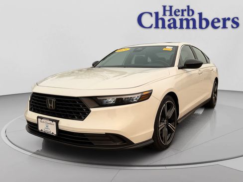 Used 2024 Honda Accord Sport image 11
