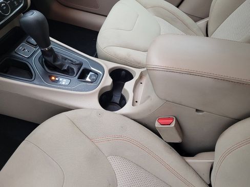 Used 2020 Jeep Cherokee Latitude FWD image 26