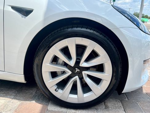 Used 2022 Tesla Model 3 image 28