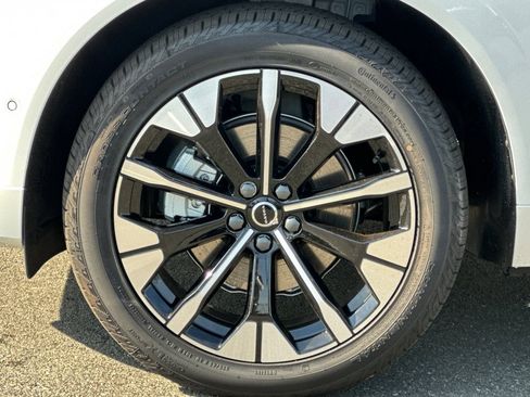 Used 2026 Volvo XC60 B5 Plus w/ Protection Package Premier AWD/4WD image 32