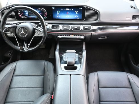 Used 2024 Mercedes-Benz GLE 350 4MATIC w/ AMG Line Exterior image 33