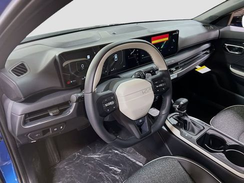 New 2025 Kia K4 GT-Line image 9