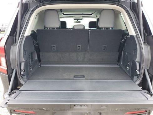 New 2026 Ford Expedition Active image 7