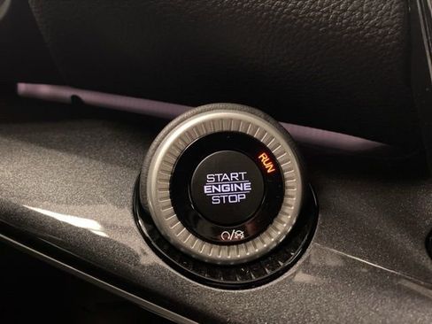 Used 2023 Jeep Wagoneer L 4WD w/ Premium Group I image 18