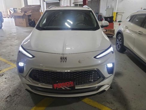 Used 2025 Buick Encore GX Avenir w/ Avenir Technology Package image 5