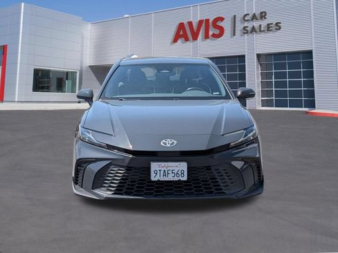 Used 2025 Toyota Camry SE FWD image 2