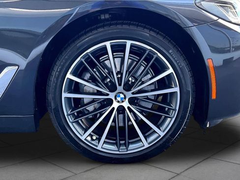 Used 2022 BMW 530i w/ Premium Package RWD image 10